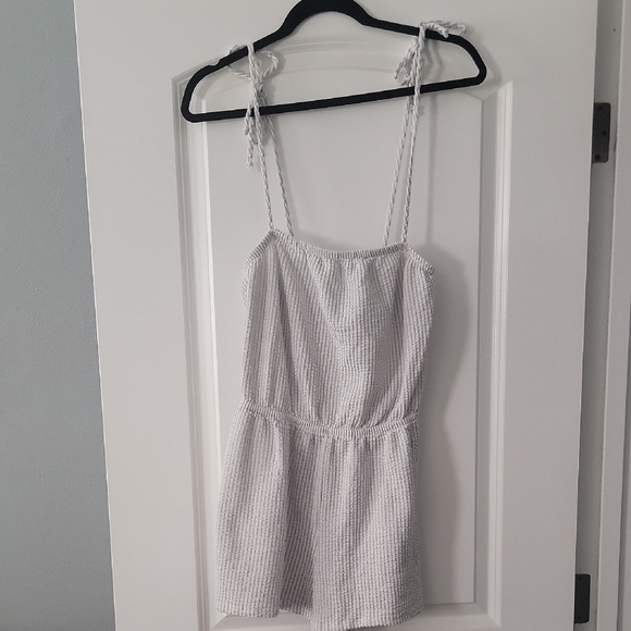White And Blue/Gray Textured Romper - Picture 1 of 4